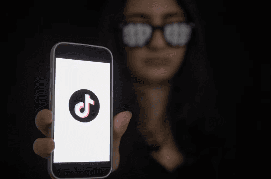 TikTok testa ferramenta para encontrar músicas com base em voz ou melodia cantada
