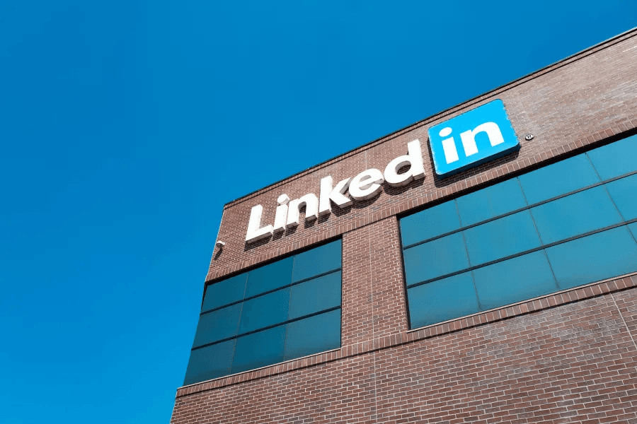 LinkedIn é multado em US$ 356 milhões por violar regras de privacidade na UE