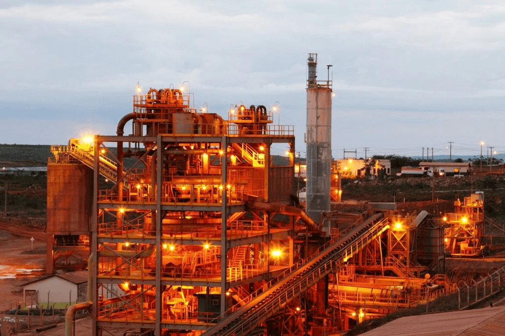 Aura Minerals expande portfólio com aquisição de ativos da Bluestone