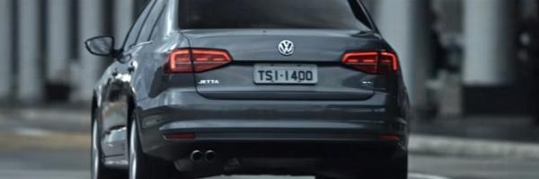 Campanha Jetta TSI conta com peças de mídia exterior.