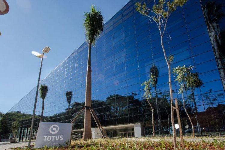 Totvs avalia compra da Linx com potencial de sinergias e expansão