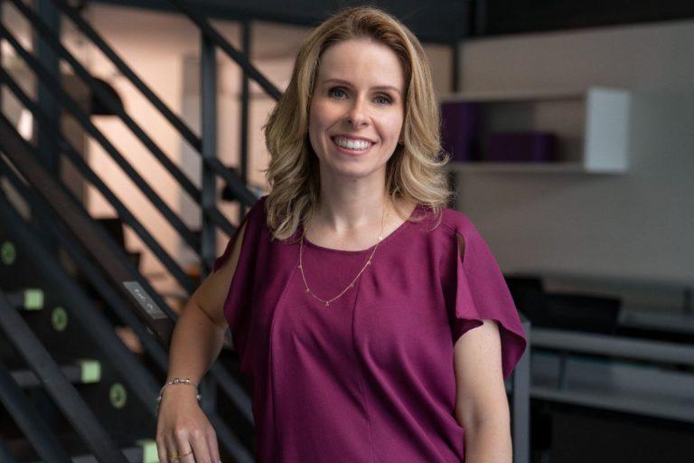 Lívia Chanes revela os desafios e estratégias do Nubank sob sua liderança no Brasil