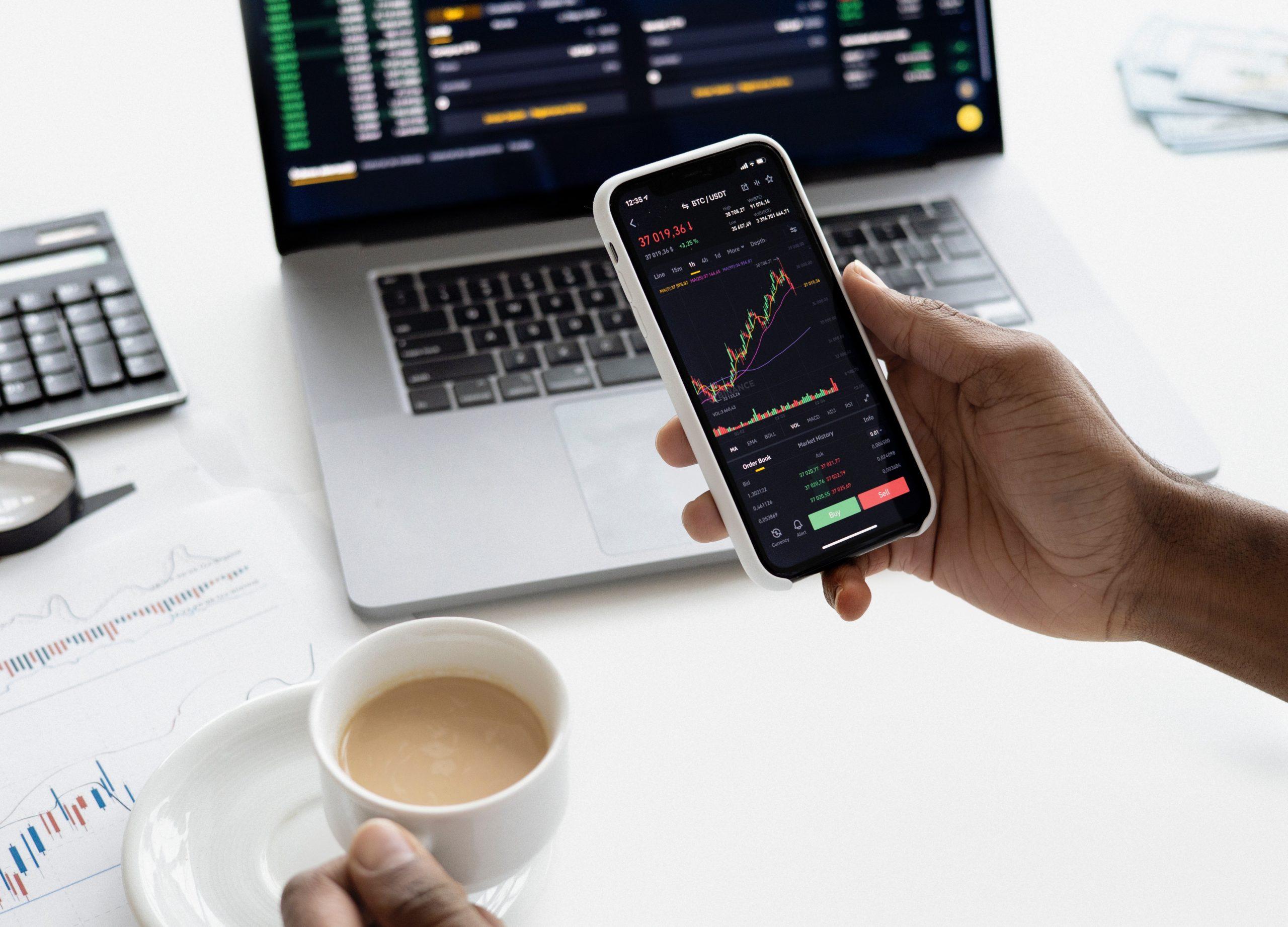 INTELIGÊNCIA DE MERCADO NA PALMA DA MÃO