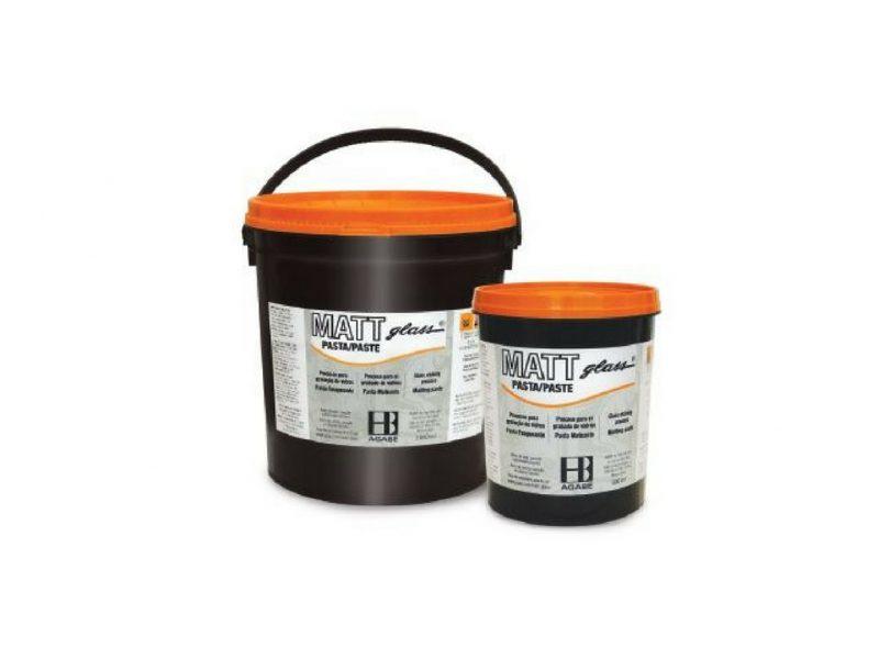 Pasta fosqueante: um produto ideal para decoração de vidros.