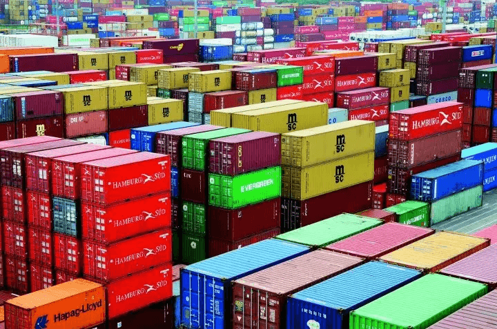 CMA CGM assume controle da Santos Brasil e reforça presença estratégica no setor portuário nacional