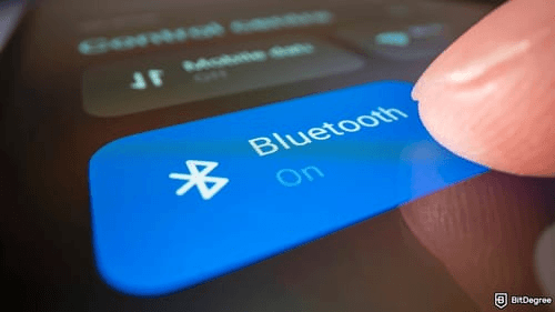 Jack Dorsey lança Bitchat: app de mensagens via Bluetooth com alcance de até 300 m