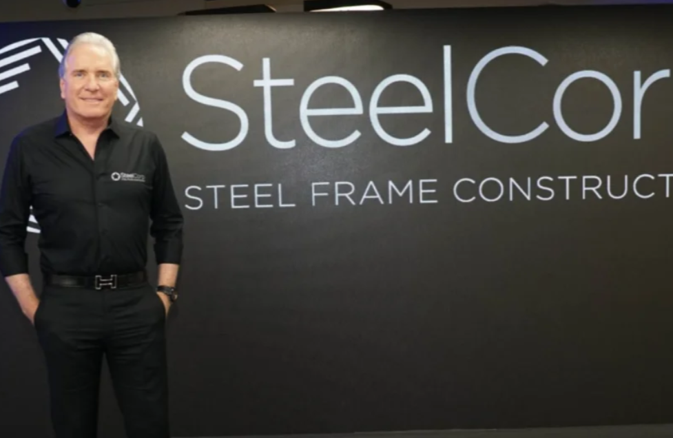 SteelAcademy, construção industrializada, capacitação profissional, educação tecnológica, investimento Roberto Justus, Grupo SteelCorp, Arena Ciberfísica, mercado B2B B2C, formação em construção civil, treinamento ciberfísico