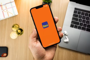 Itaú, Hub de Segurança, prevenção de fraudes, segurança bancária, superapp Itaú, Adriano Volpini, segurança digital Itaú, CVV temporário, proteção contra golpes, fraudes financeiras