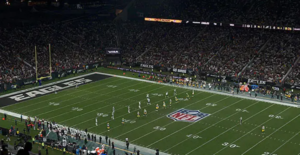 NFL no Brasil, evento esportivo, Philadelphia Eagles vs Green Bay Packers, Neo Química Arena, patrocínios XP BRF Ambev, Anitta show NFL, Luísa Sonza NFL, CazéTV NFL, futebol americano no Brasil, crescimento NFL