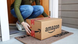 Amazon, Covariant, automação de armazéns, robótica com IA, inteligência artificial, logística Amazon, licenciamento de IA, aquisição de startups, Covariant Brain, Fulfillment Technologies & Robotics